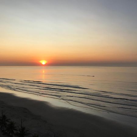 Mongagua Com Vista Para O Mar Pe Na Areia ภายนอก รูปภาพ