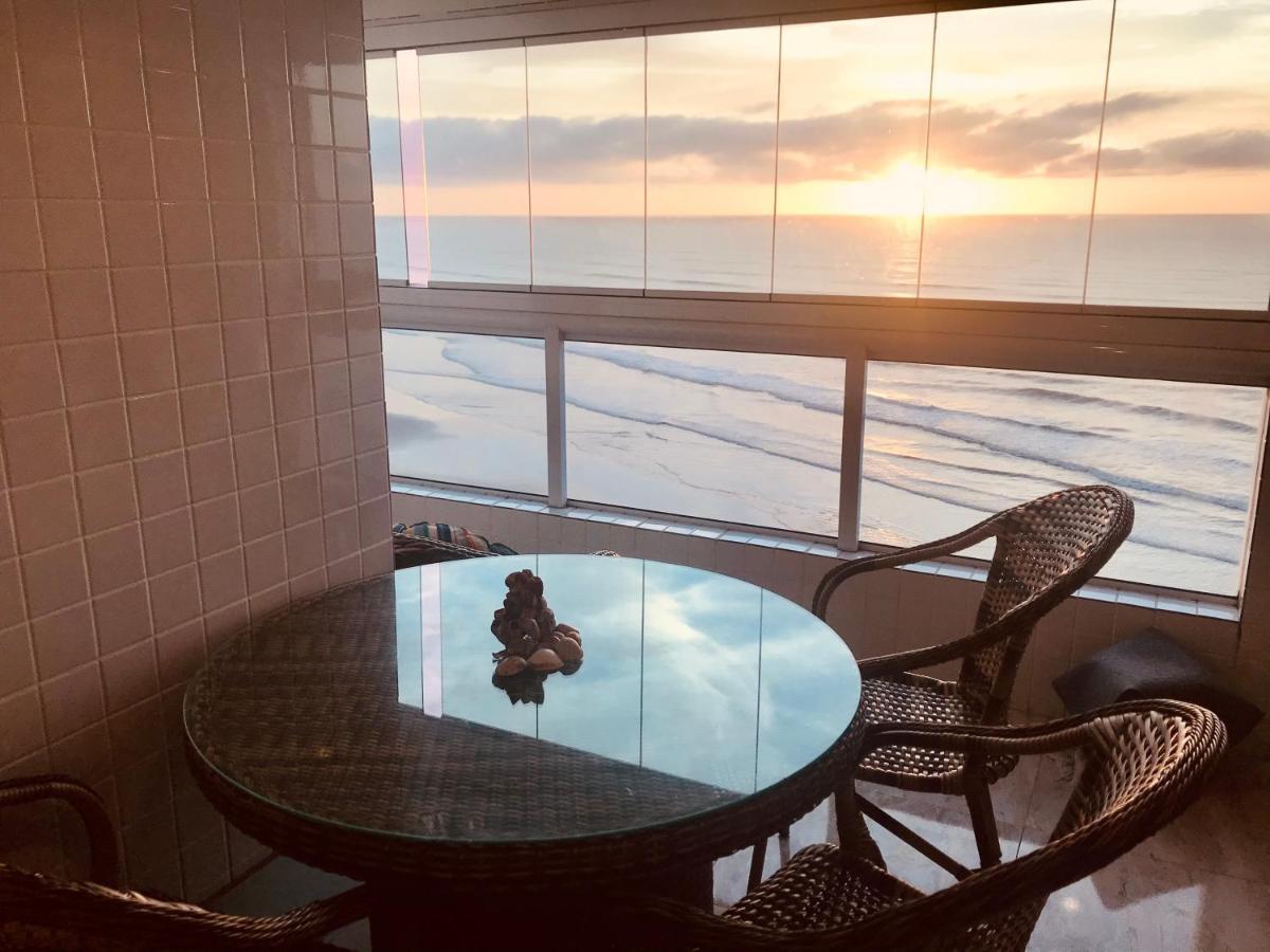 Mongagua Com Vista Para O Mar Pe Na Areia ภายนอก รูปภาพ